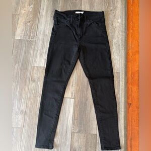 Black Levi’s Skinny Jeans